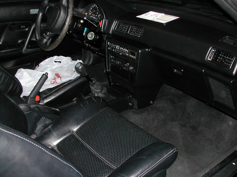 DSCN3293 interior R.JPG